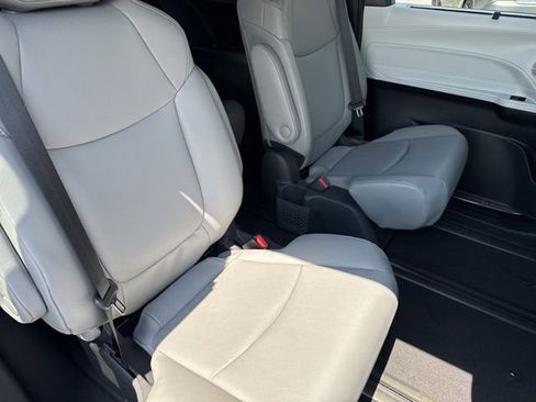 New 2026 Toyota Sienna XLE AWD/4WD image 11