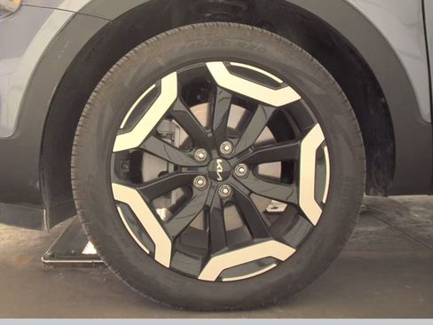 Used 2025 Kia Telluride S image 14