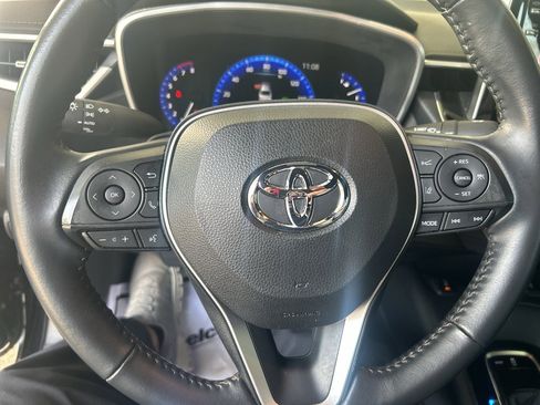 Used 2021 Toyota Corolla XSE image 16