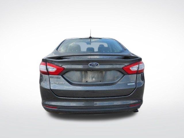 Used 2016 Ford Fusion SE w/ Equipment Group 201A FWD image 8