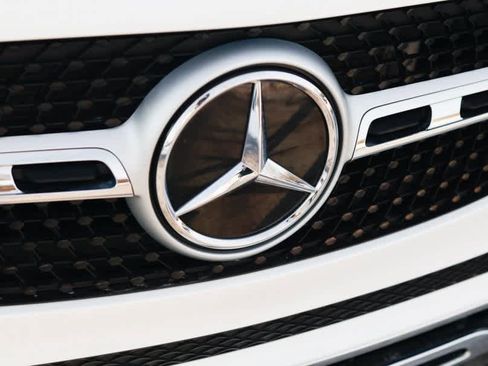 Certified 2023 Mercedes-Benz GLA 250 4MATIC w/ Premium Package image 12