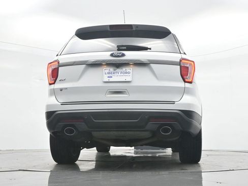 Used 2018 Ford Explorer XLT w/ Equipment Group 202A FWD image 33