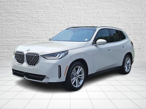 Used 2025 BMW X3 xDrive30i w/ Convenience Package image 2