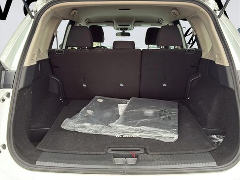 Used 2025 Nissan Rogue S FWD image 29