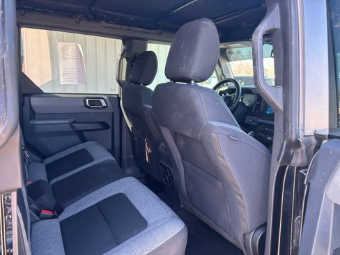 Used 2023 Ford Bronco Big Bend w/ Sasquatch Package image 15