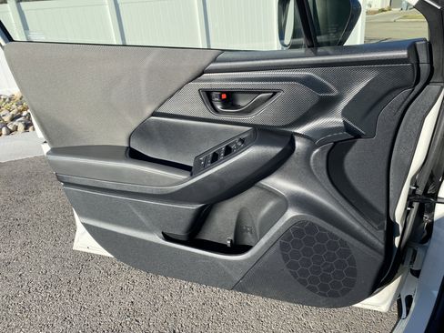 Used 2024 Subaru Crosstrek 2.0i Premium image 17