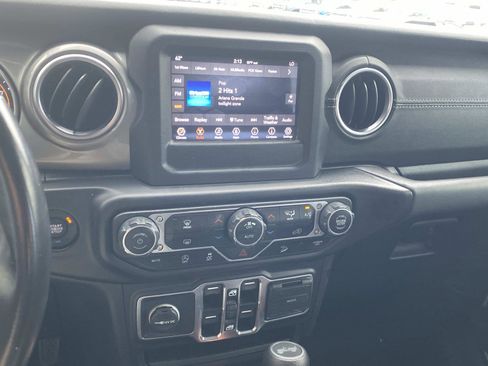 Used 2020 Jeep Wrangler Unlimited Sahara image 20