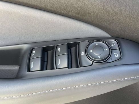Used 2024 Buick Enclave Essence w/ Sport Touring Edition AWD/4WD image 19
