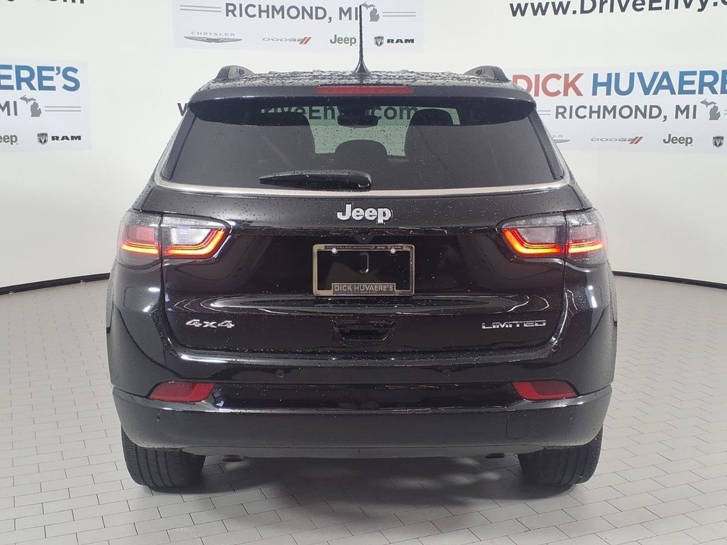 Used 2025 Jeep Compass Limited w/ Elite Group AWD/4WD image 5