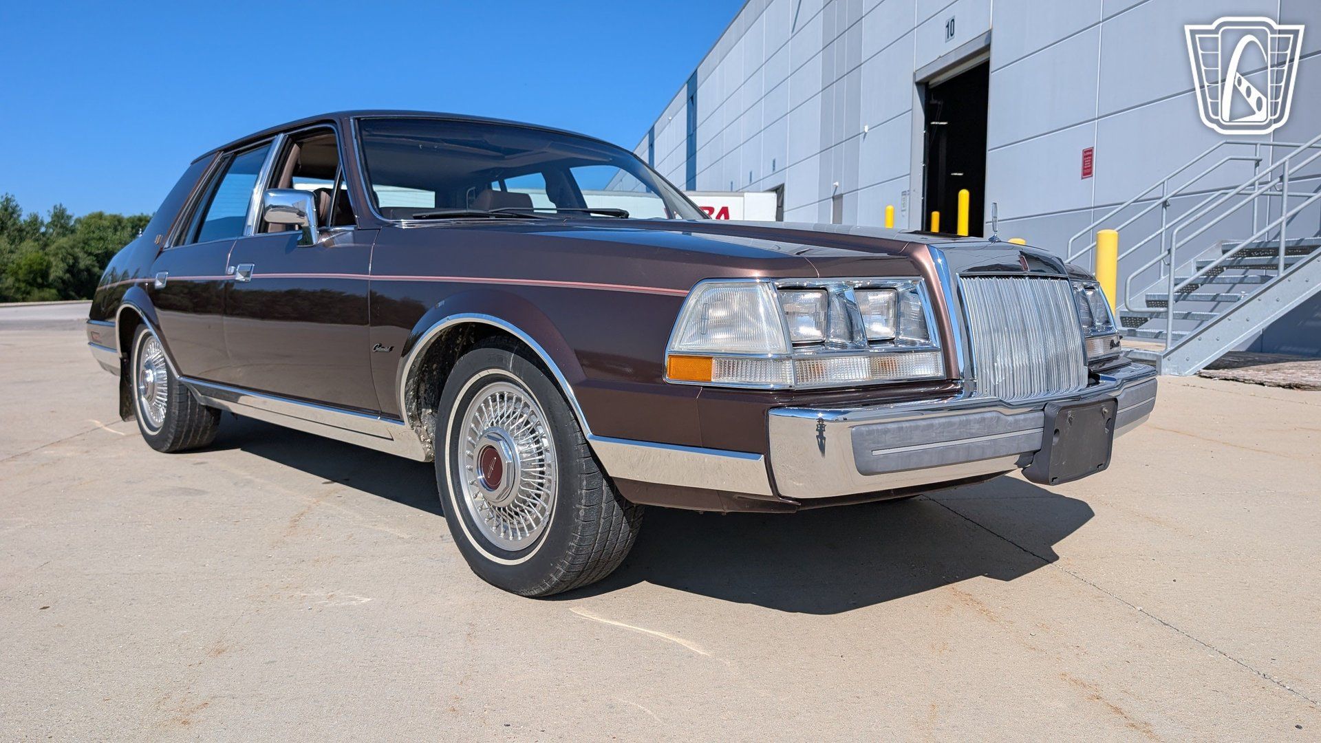 Used 1987 Lincoln Continental Signature RWD image 22