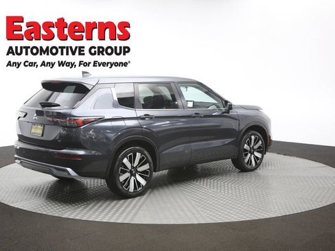 Used 2025 Mitsubishi Outlander SE AWD/4WD image 42