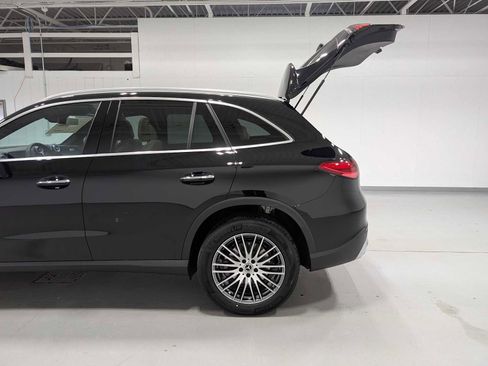 Used 2026 Mercedes-Benz GLC 300 4MATIC image 9