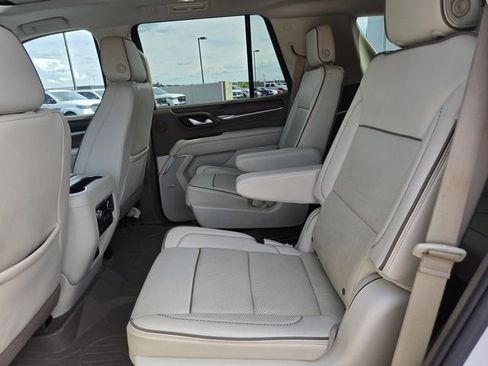 Used 2022 GMC Yukon Denali RWD image 21