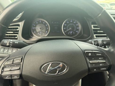Used 2020 Hyundai Elantra Limited w/ Winter Weather Package FWD image 13