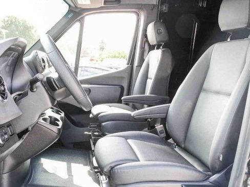 New 2025 Mercedes-Benz Sprinter 2500 image 18