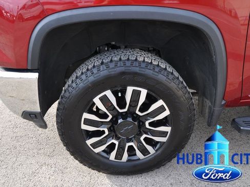 Used 2024 Chevrolet Silverado 2500 LT w/ All Star Edition AWD/4WD image 9