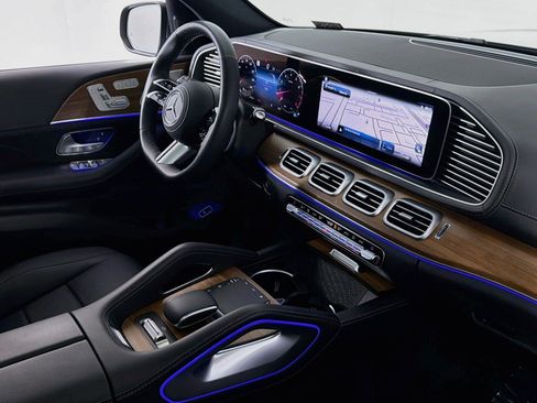 Certified 2025 Mercedes-Benz GLS 450 4MATIC w/ AMG Line Exterior image 18