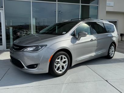 Used 2017 Chrysler Pacifica Touring-L Plus w/ Advanced Safetytec Group