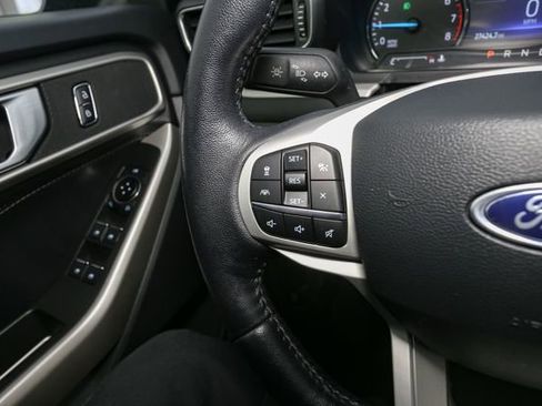 Used 2023 Ford Explorer XLT w/ Equipment Group 202A AWD/4WD image 35