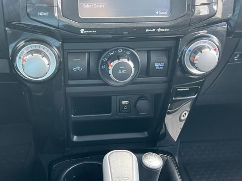 Used 2019 Toyota 4Runner TRD Off-Road Premium AWD/4WD image 36