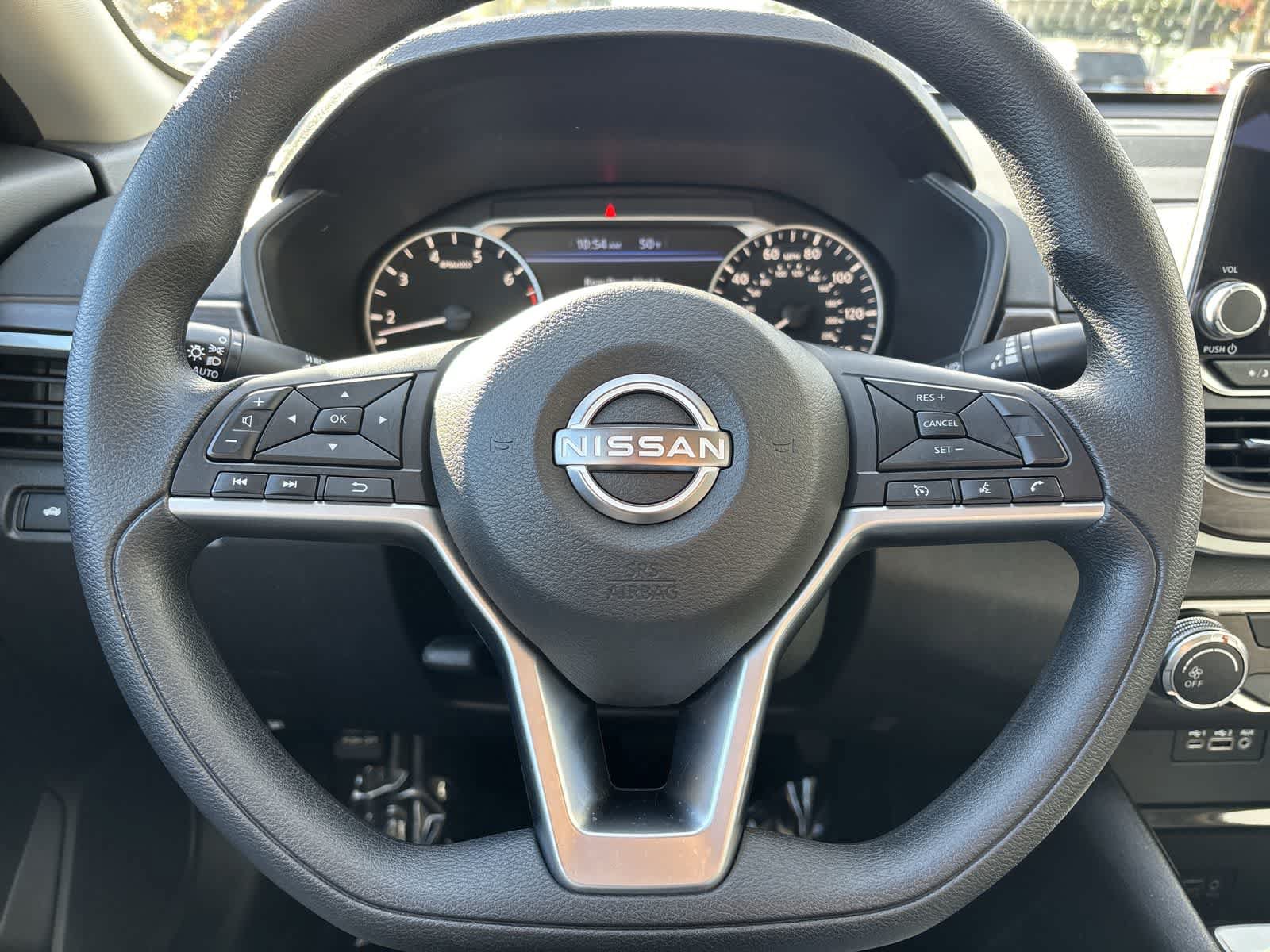 Used 2024 Nissan Altima 2.5 SV FWD image 13