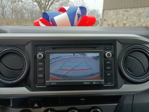 Used 2016 Toyota Tacoma 4x4 Double Cab image 30