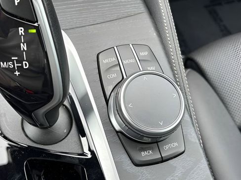 Used 2023 BMW 540i xDrive w/ M Sport Package image 31