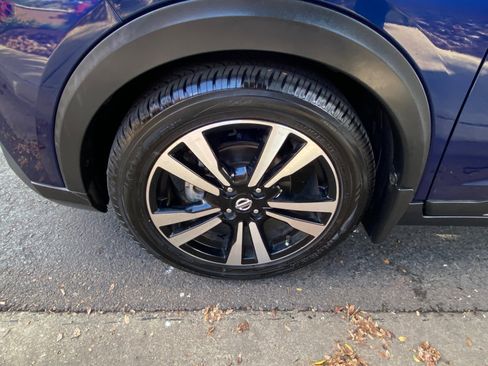 Used 2020 Nissan Kicks SR w/ SR Premium Package image 20