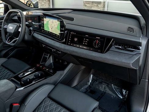New 2025 Audi SQ6 e-tron Prestige image 30