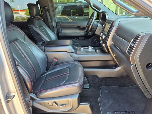 Used 2020 Ford Expedition Limited w/ Equipment Group 303A AWD/4WD image 22