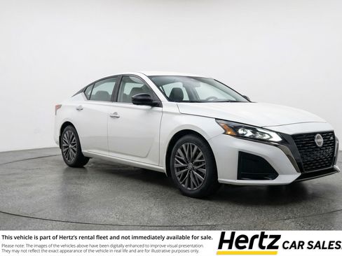 Used 2025 Nissan Altima 2.5 SV image 1