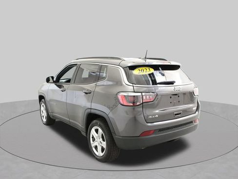 Used 2023 Jeep Compass Latitude w/ Convenience Group AWD/4WD image 8