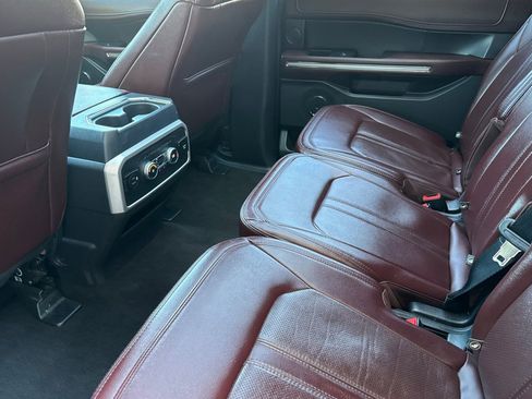 Used 2022 Ford Expedition Max Limited image 13