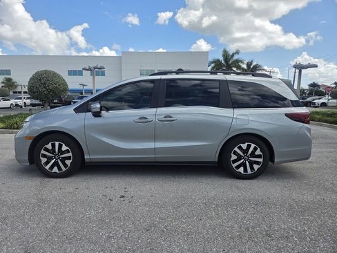Used 2025 Honda Odyssey EX-L image 9