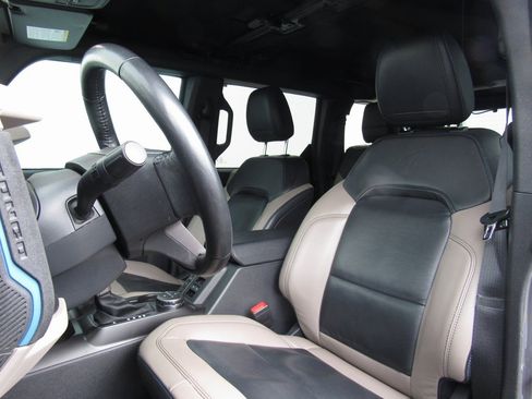 Used 2023 Ford Bronco Wildtrak image 10