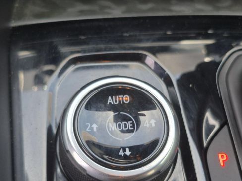 Used 2024 Chevrolet Colorado Trail Boss w/ Technology Package AWD/4WD image 32