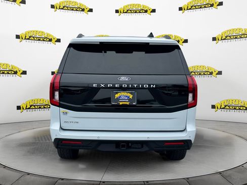 Certified 2025 Ford Expedition Active AWD/4WD image 4