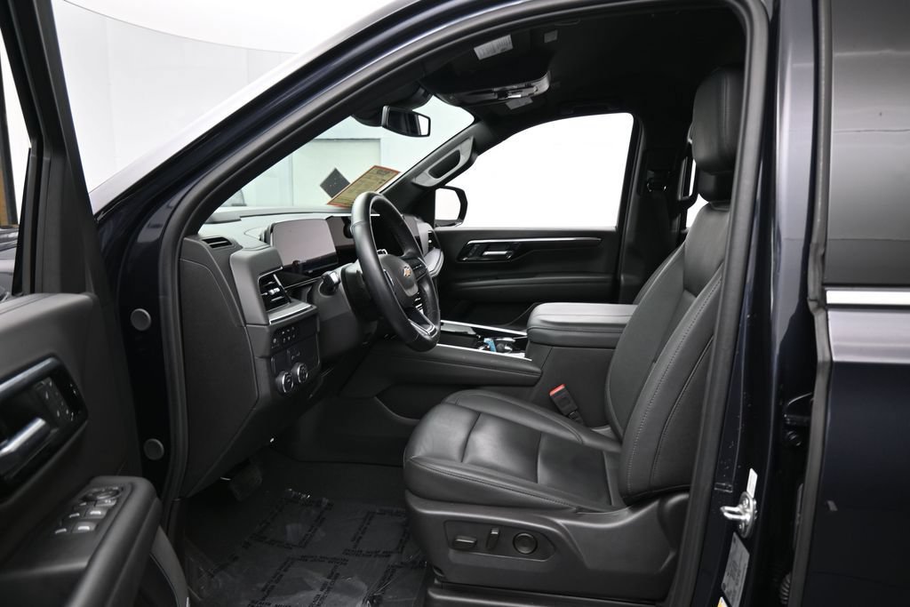 Used 2025 Chevrolet Tahoe LT w/ Comfort Package RWD image 10