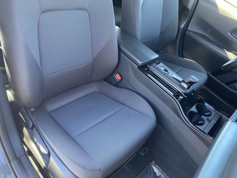 Used 2024 Toyota Prius LE image 8