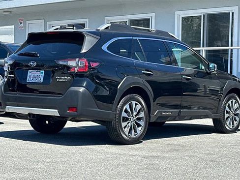 Used 2023 Subaru Outback Touring XT AWD/4WD image 3