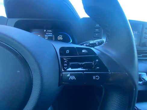 Used 2025 Hyundai Elantra Sport FWD image 20