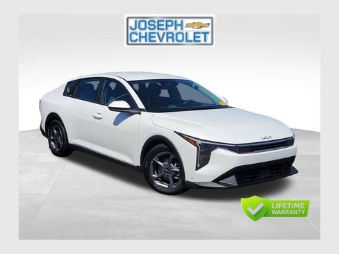 Used 2025 Kia K4 FWD image 1