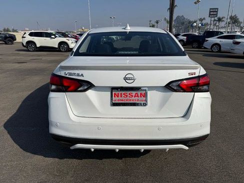 New 2025 Nissan Versa SR w/ Trunk Package image 5