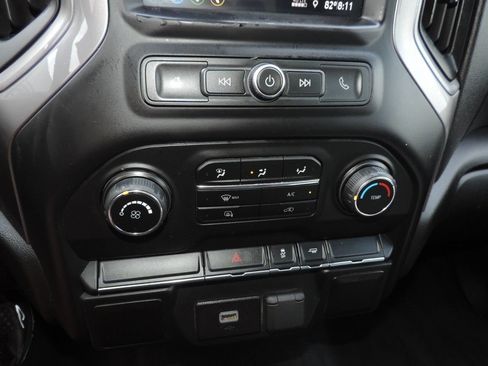 Used 2020 Chevrolet Silverado 1500 Custom w/ Infotainment Package RWD image 24