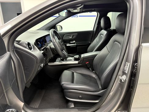 Used 2021 Mercedes-Benz GLA 250 4MATIC w/ Premium Package image 9