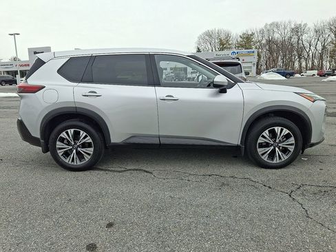 Used 2023 Nissan Rogue SV image 8