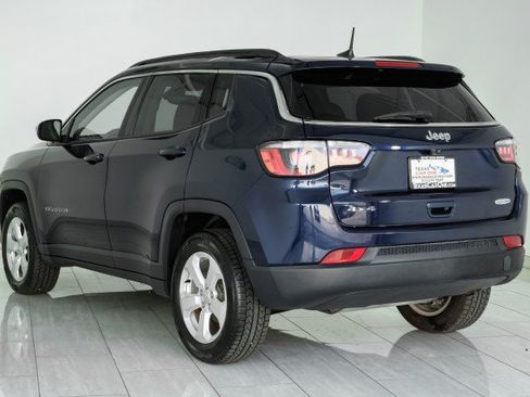 Used 2020 Jeep Compass Latitude AWD/4WD image 8