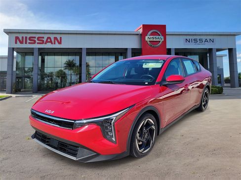 Used 2025 Kia K4 EX image 10