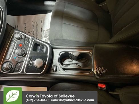 Used 2016 Chrysler 200 Limited image 18