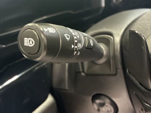 Used 2023 GMC Sierra 1500 SLT w/ SLT Convenience Package AWD/4WD image 27